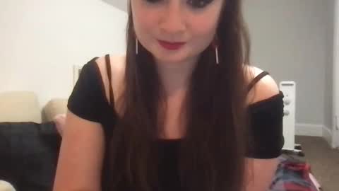 YoursTrulyBella online show from February 12, 3:54 am