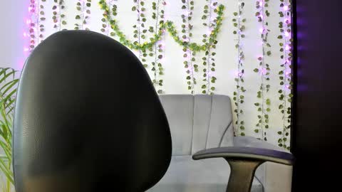 yoursweetsin16 online show from March 9, 1:49 pm