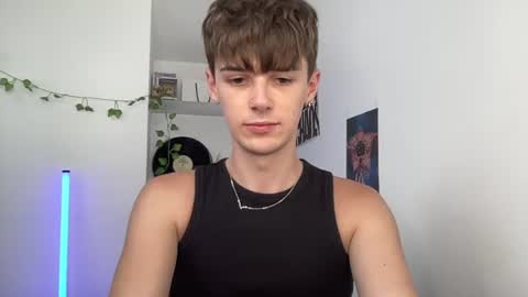 yoursweetyguy online show from August 5, 11:40 am