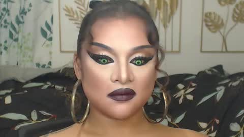Snapshot of yourtrannyqueenxxx chatting on October 1, 11:47 pm Anastacia Grey online show from October 1, 11:47 pm
