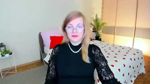 Alice online show from June 25, 12:54 pm