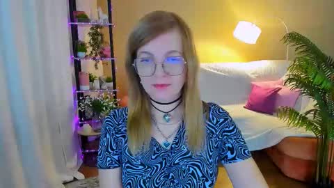 Snapshot of youruniverser chatting on October 12, 4:27 am Alice online show from October 12, 4:27 am