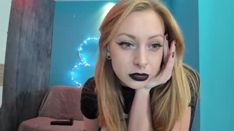 Snapshot of yourvenus00 chatting on January 20, 5:27 pm YourVenus00 -Follow my OF online show from January 20, 5:27 pm