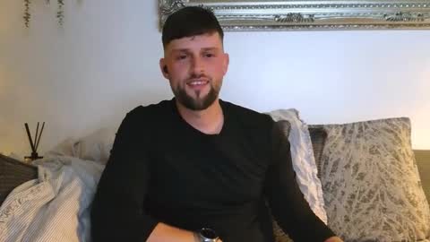 youzername2 online show from December 14, 12:50 am