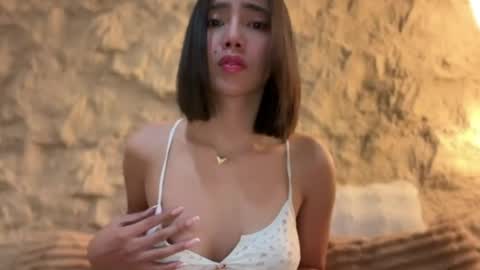 YowgineTheGreat online show from April 10, 10:53 am