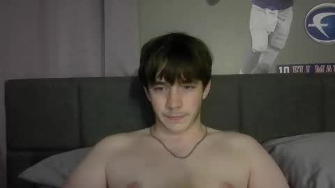 Snapshot of yp05 chatting on October 23, 1:40 am YoungPhysique05 online show from October 23, 1:40 am