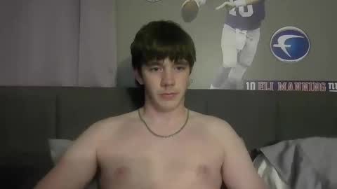 Snapshot of yp05 chatting on October 7, 3:24 am YoungPhysique05 online show from October 7, 3:24 am