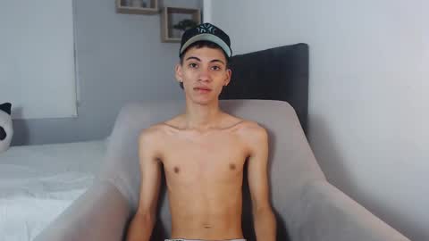 yulian_vasquez online show from March 9, 12:09 pm