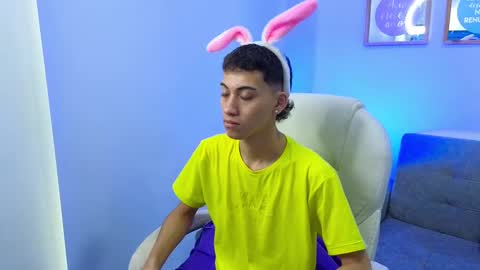 yulian_vasquez online show from September 14, 12:17 pm