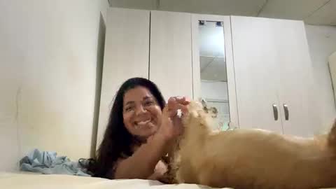 Yuli and SaraIndependent model online show from February 7, 4:26 am