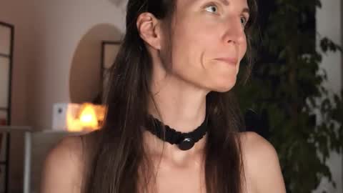 yulla dao online show from October 16, 5:12 pm