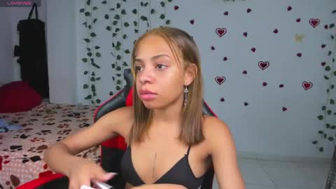 yumi_hanna online show from April 19, 6:03 am