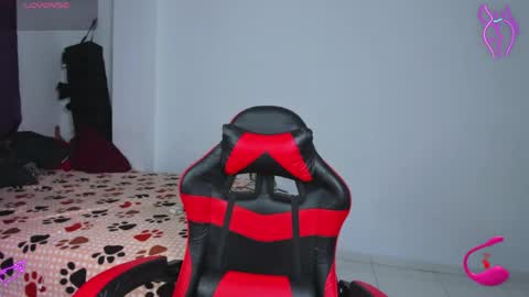 yumi_hanna online show from April 12, 2:48 am