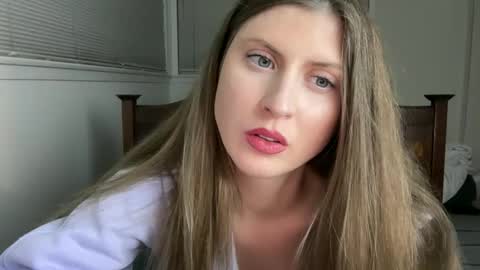 yumiandwolf online show from November 16, 3:08 am