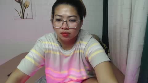 Snapshot of yummy_chesca chatting on December 27, 11:42 pm yummy chesca online show from December 27, 11:42 pm