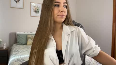 Yummy Jane online show from May 17, 1:26 am