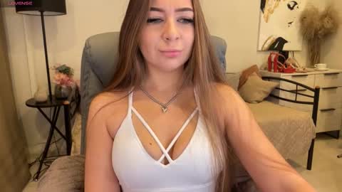 Snapshot of yummy_jane_ chatting on October 20, 1:21 am Yummy Jane online show from October 20, 1:21 am