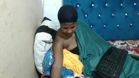 yummybumz online show from October 31, 9:26 pm