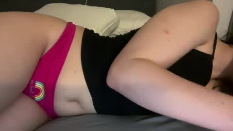 yummyybby online show from September 28, 1:58 am