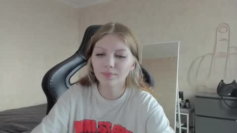 yunarosee online show from September 13, 12:18 pm