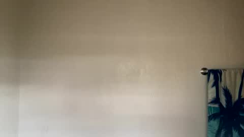 yungstudbev online show from February 25, 6:23 pm