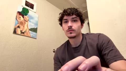 yungstudbev online show from December 17, 6:31 am