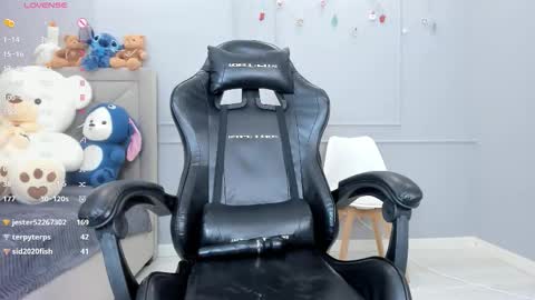 yunleah online show from February 3, 6:22 am