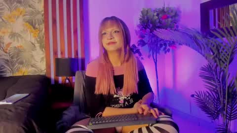 Yuri Kay online show from May 8, 10:59 pm
