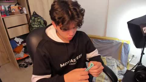 Snapshot of yurii_moody chatting on October 8, 6:36 pm yurii_moody online show from October 8, 6:36 pm