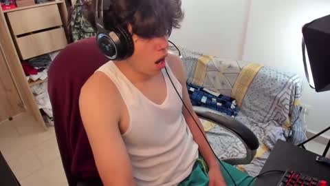 Snapshot of yurii_moody chatting on October 19, 9:30 pm yurii_moody online show from October 19, 9:30 pm