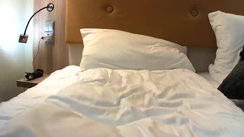 Snapshot of yurnextdoorman chatting on September 23, 6:14 pm NextDoor online show from September 23, 6:14 pm