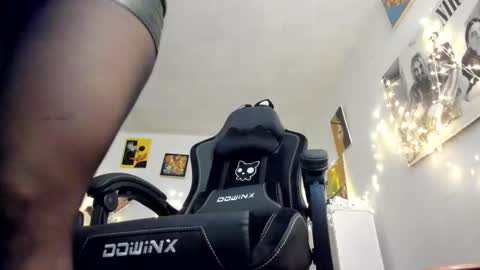 paola online show from February 21, 9:43 pm