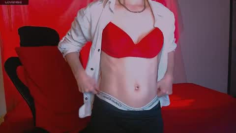Yuyu online show from May 6, 10:05 pm