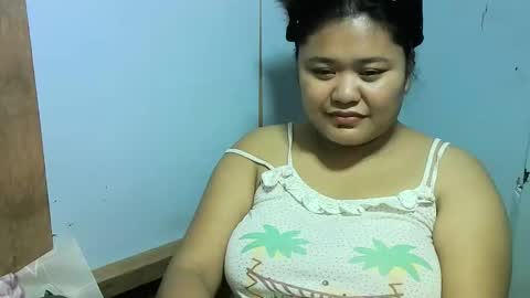 hi i am YvanVan online show from February 9, 1:44 am