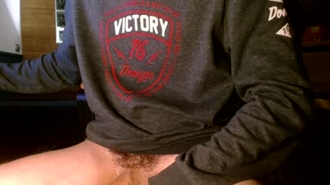 Yves Eggormous Cock online show from December 5, 6:39 pm