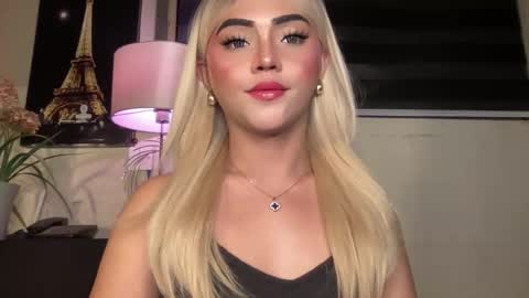 Snapshot of yvonne_guidotti chatting on September 25, 5:09 pm Miss Cali online show from September 25, 5:09 pm