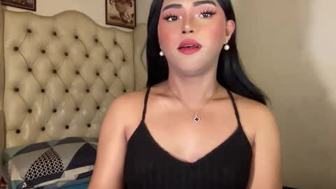 Snapshot of yvonne_guidotti chatting on January 7, 9:07 am Miss Cali online show from January 7, 9:07 am