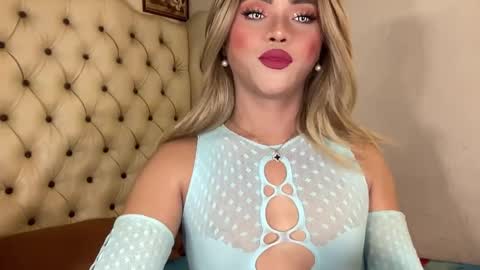 Snapshot of yvonne_guidotti chatting on February 1, 2:05 am Miss Cali online show from February 1, 2:05 am