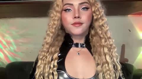 Miss Cali online show from October 25, 7:47 pm