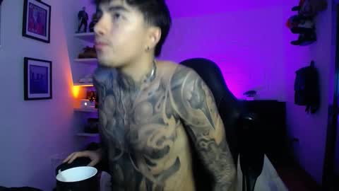 zac_muller1 online show from February 24, 8:06 am