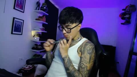 zac_muller1 online show from January 12, 1:18 pm