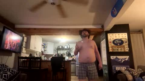 zach42104 online show from April 10, 6:41 am