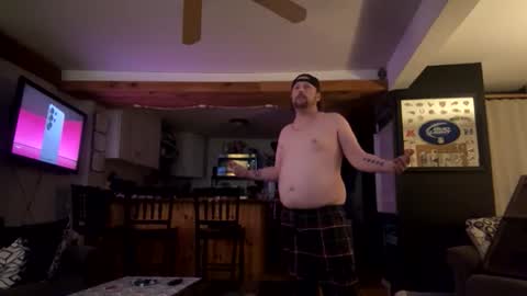 zach42104 online show from March 19, 7:03 am