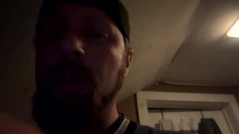 zach42104 online show from September 19, 9:35 am