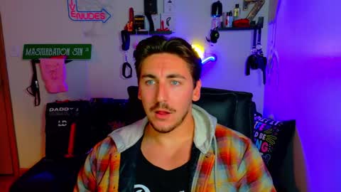 Zach Rhyder online show from October 15, 1:20 am