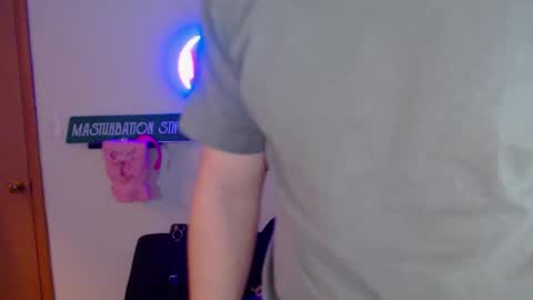 Zach Rhyder online show from December 6, 3:35 am