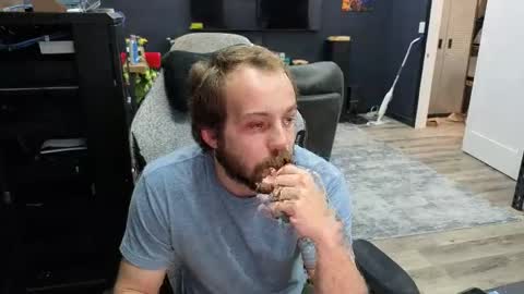 zachf420 online show from December 5, 10:40 pm