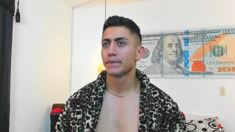 zachpri20 online show from January 2, 11:41 am