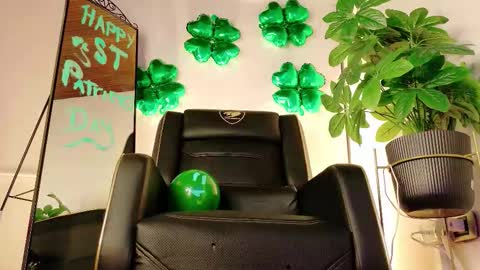 Karina  online show from March 18, 12:05 am