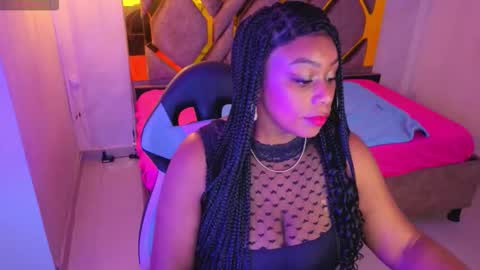   online show from March 26, 12:43 pm